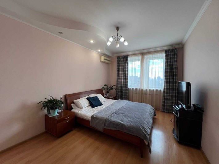 Продам 2 кімн квартиру Верховної Ради бул. 21а Дарниця Лівобережна - фото 1