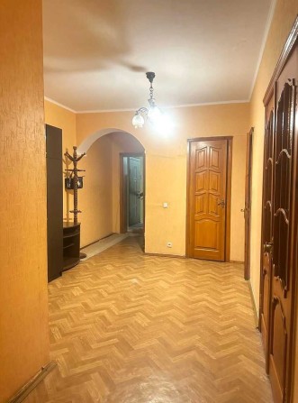 Продаж 3-х кімн просторої квартири Ахматової 16-Б в цеглянму будинку - фото 1