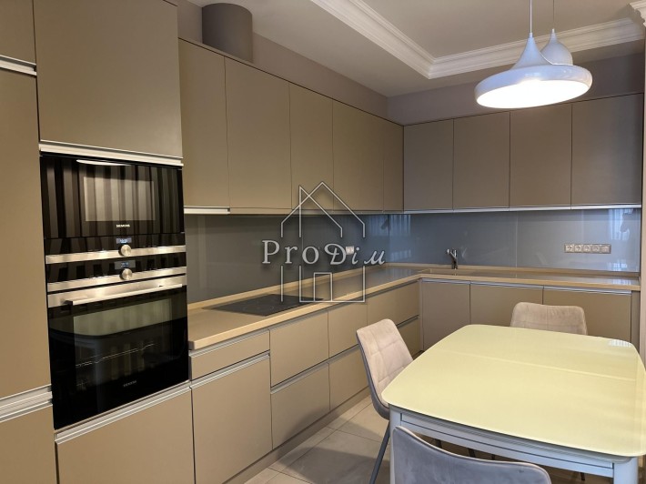 Продаж 2 к квартири. 94 м2. Печерськ. ЖК Панорама, Коновальця. Торг - фото 1