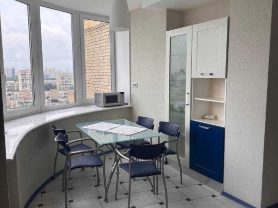 Продаж 2к квартири Лівобережна Микільсько-Слобідська Київ