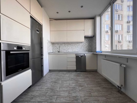 Продаж 3к квартири 58 кв.м ВЛАСНИК на Лобановського 150Д Киев