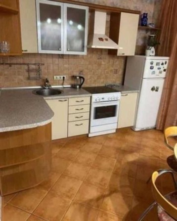 Івасюка 43г! Оболонський! Низький поверх! 10 хвилин метро Мінська! - фото 1