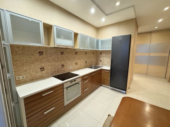 Продається 2 кімнатна квартира по вул. Оболонська Набережна 3 Київ