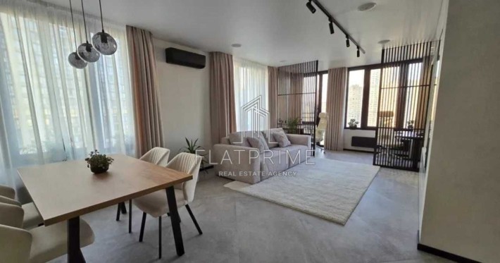 Дніпровська набережна вул., 18-А - фото 1