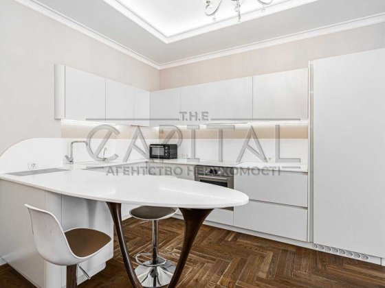 Продаж просторої 3-кімнатної квартири преміум-класу Інститутська Киев