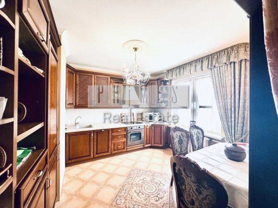 Продаж 2кім.квартири вул.Ахматової А, 28 Позняки Осокорки Киев