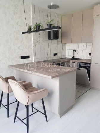 Продаж 1-К квартири. Варшавський Плюс. Окрема кімната. Новий  ремонт - фото 1