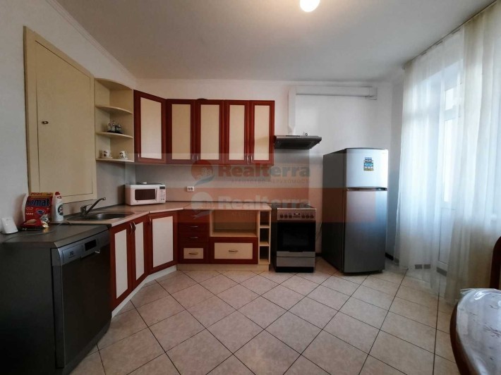 Бажана 16 м. Осокорки - фото 1