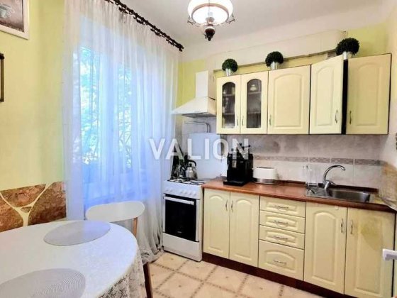 Продаж 2-кімнатної квартири з ремонтом метро Дарниця вул. Г Чупринки 8 Киев