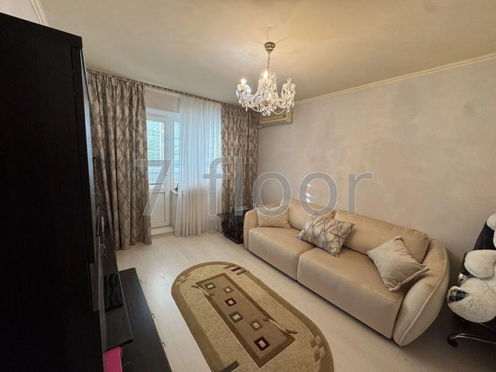 3 кімнатна квартира метро Позняки, вулиця Анни Ахматової - фото 1