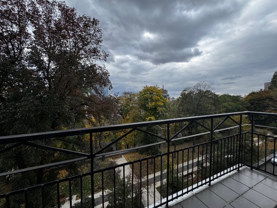 Продам квартиру 189,4 м², сталінка — Козловського 5, урядовий квартал Киев