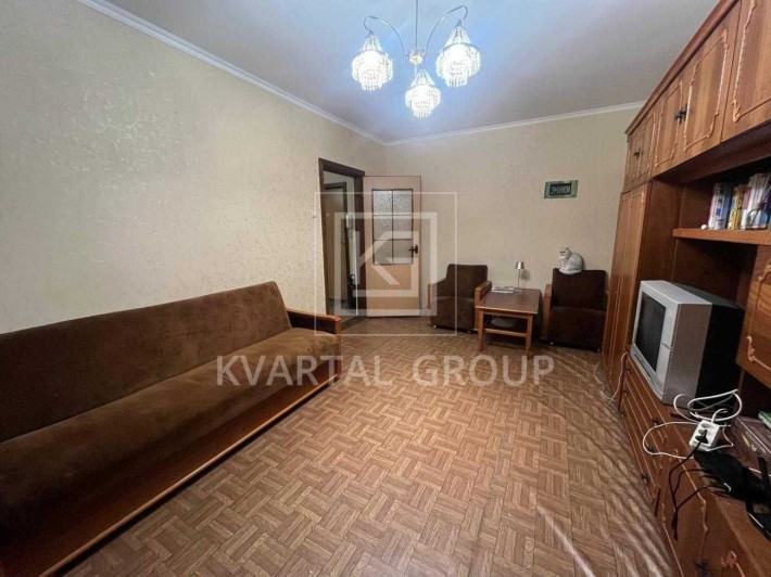 Продаж просторої 2-кімнатної квартири біля метро Харківська! (67м2) - фото 1