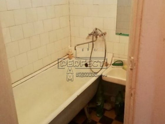 Продаж 2к квартири Світлицького 19 / Светлицкого 19 Киев