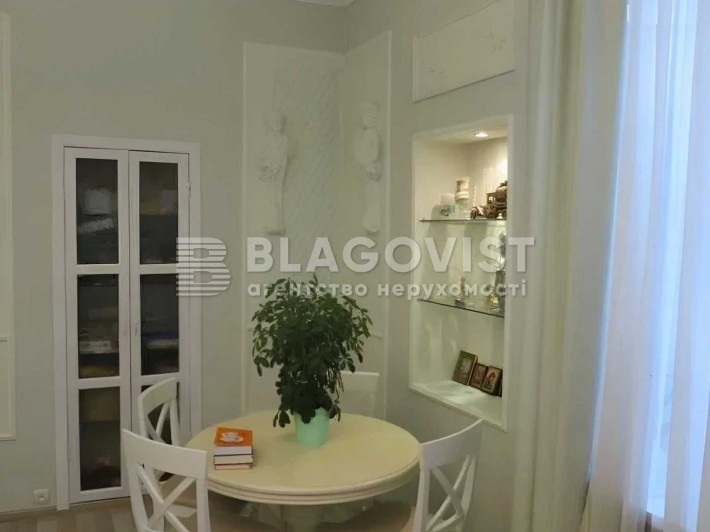 Дореволюційний будинок з оригінальною лепниною Продаж Поділ - фото 1