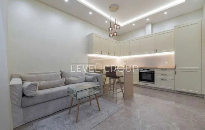 1к 60м.кв.Солом'янка метро Вокзальна ЖК Смарагдовий - фото 1