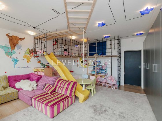 Продаж 230 кв.м. преміальної квартири  Tetris Trinity Київ