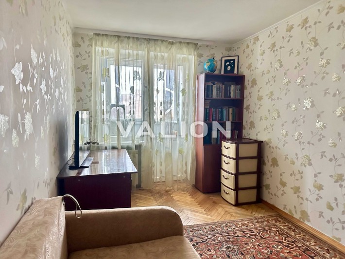 Продаж 2к. квартири, 49 м2, ремонт вул. Стадіонна 13, метро Вокзальна. - фото 1