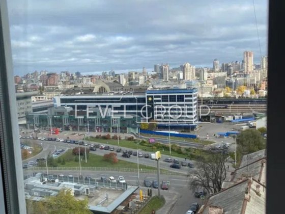 Продаж 3 кімнатної квартири метро Вокзальна Солом'янський р-н Киев