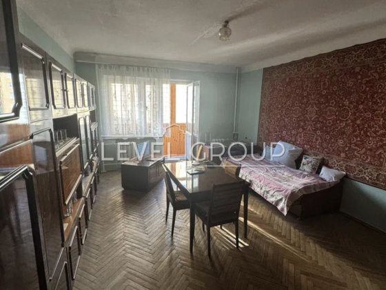 Продаєтсья трикімнатна квартира Відрадний вул Словʼянська Киев