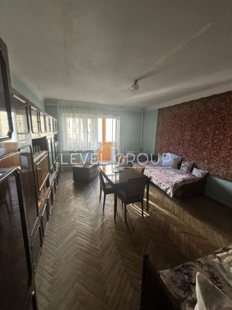 Продаєтсья трикімнатна квартира Відрадний вул Словʼянська - фото 1