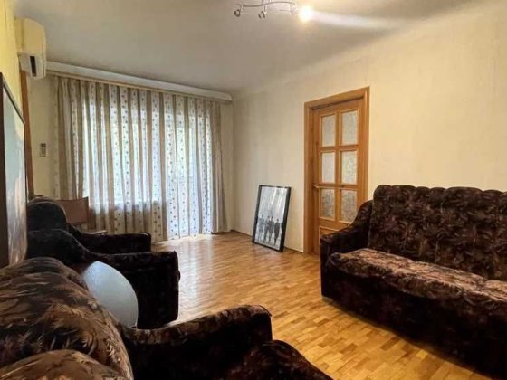 Продаж 3 кімнатної квартири біля м.Вокзальна Київ