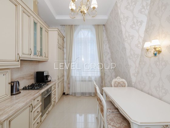 Унікальна квартира в Подільському районі вул.Кожум'яцька 18-А Киев