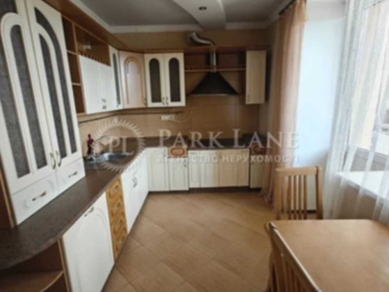 Продам 3к квартиру ремонт Борщаговка кирпич Святошинский Строкача Київ