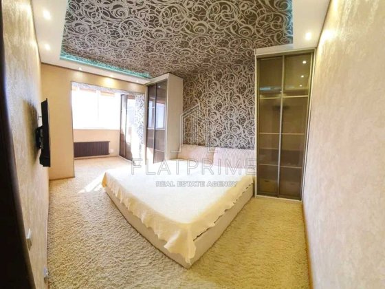 Продаж 3 кімнатної квартири з дизайнерським ремонтом Киев