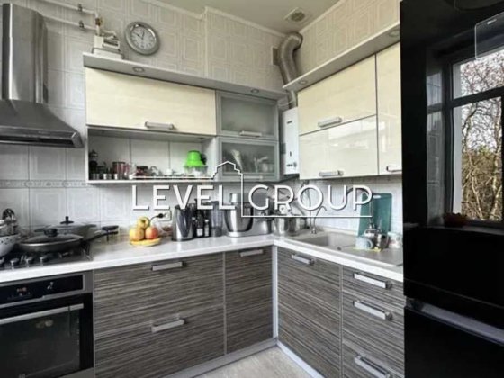 ТЕРМІНОВО продам 3-к вул.Гарматна,45  Відрадний   НАУ Солом'янский р-н Киев