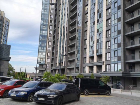 Продам 3 кімнатну квартиру вулиця Кудрявська 24А Київ