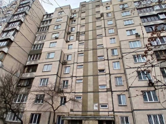 2кім. Петра Панча,2 Оболонський  продам квартиру Киев