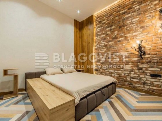 Продаж 2к квартири 50м2 ремонт Паркінг Михайлівська 6а Центр Майдан Київ