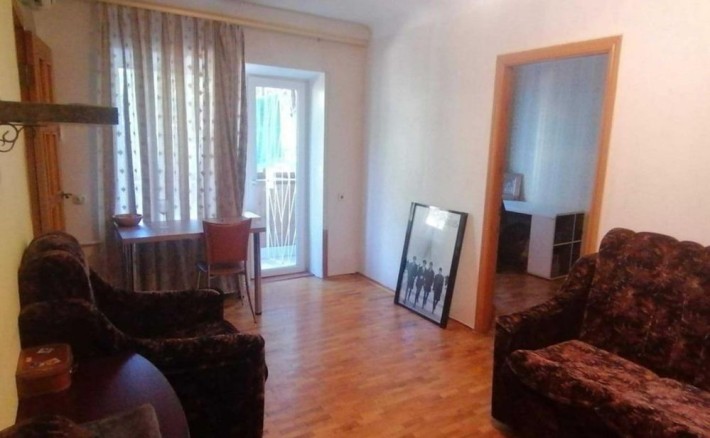 Солом'янка, Тополева вул., 5 - фото 1