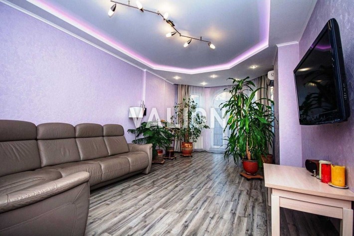 Без%. Продам 4-к квартиру с паркингом, ул. Дмитриевская 75. - фото 1