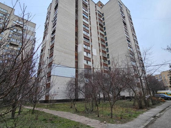 Продається 1-на квартира Святошинський  р-н вул. Симиренко 2-Б Київ