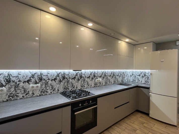 4-кімнатна квартира 80 м2 з новим ремонтом | метро Житомирська - фото 1