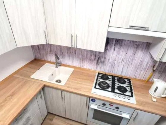 Світла 1-кімнатна по вул. Генерала Геннадія Воробйова Киев