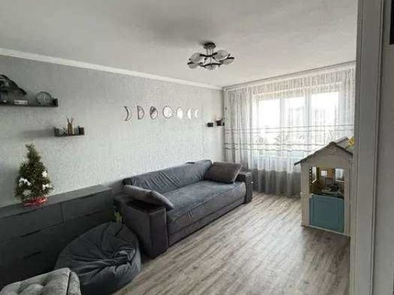 ПРОДАМ 2к квартиру ТЦ Республіка Кікабідзе 15а Київ