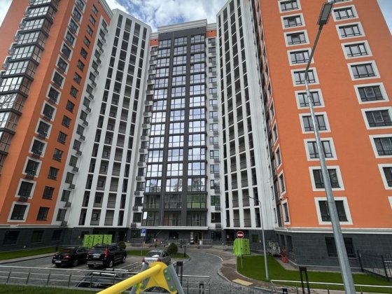 Продам 2-х кімнатну квартиру площею 96 м кв  метро Житомирська Київ