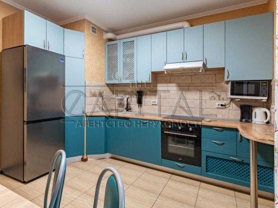 Продається  3-кімнатна квартира в будинку 2017 року Шевченківський р-н Киев