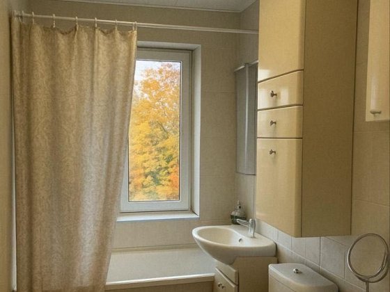 3к 70м2 Сталінка Шевченківський Якіра Дегтярівська Гаретта Джонса КПІ Київ