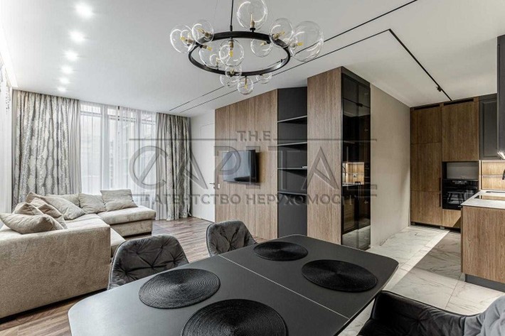 Продам 2к квартиру 70 м2 у центрі,поруч з метро/ ЖК Дипломат Хол - фото 1