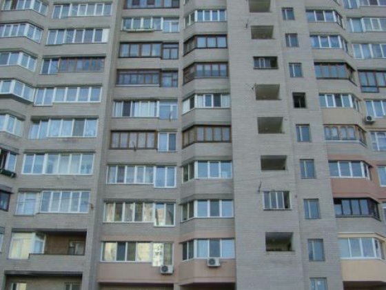 Продам квартиру с сауной трехкомнатную Соломенка/Кардачи/Галана Киев