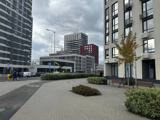 Продаж 1к /Варшавський 3 /Всеволода Змієнка /гардеробна Київ