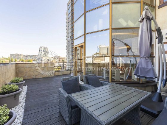 Продаж 3-к ЖК Дипломат Хол вул Жилянська 59 Київ