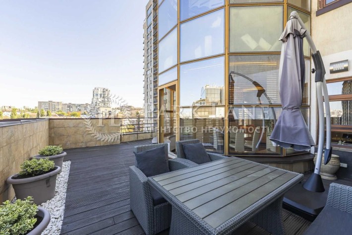 Продаж 3-к ЖК Дипломат Хол вул Жилянська 59 - фото 1