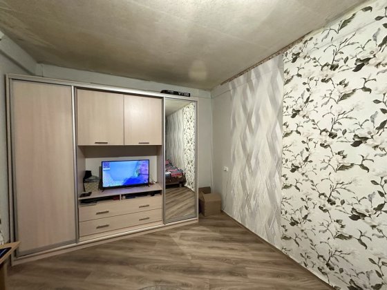 Продаж 1к квартири, 1 поверх, Виговського, тихий двір, торг Киев