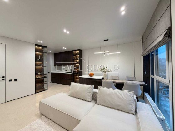 Продаж  2-кімнатної квартири  ремонтом в "ЖК Варшавський 3"  67м² Київ