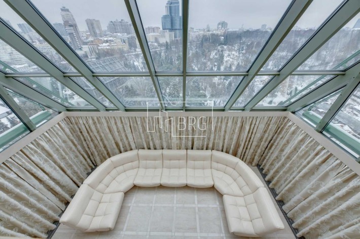 Пентхаус в 2-х уровнях со стеклянной крышей и панорамным видом центр - фото 1