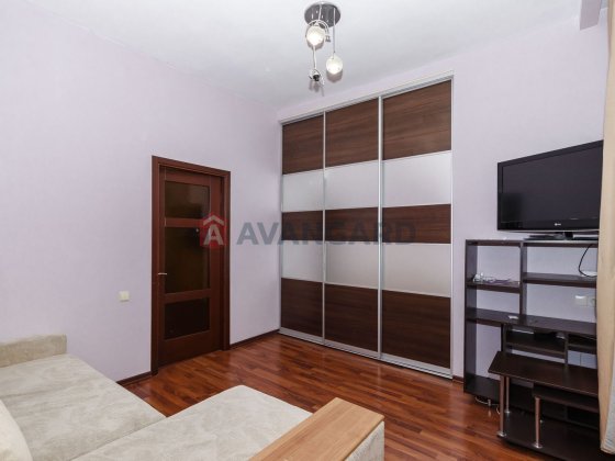 Лук'янівка. Міцна цегляна 'сталінка'. Газ + 10 хв пішки до метро Київ